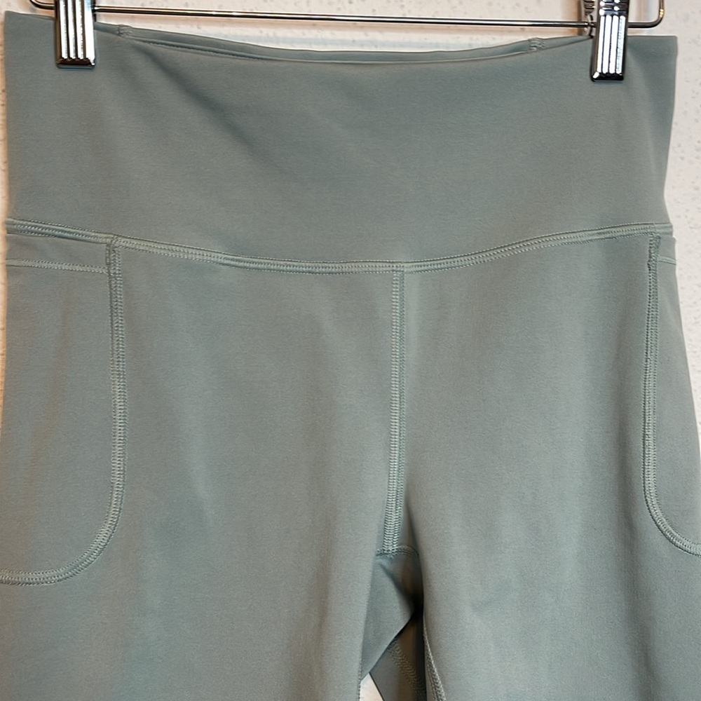 Under Armour Biker Shorts Sage Green Size Medium - Picture 3 of 6